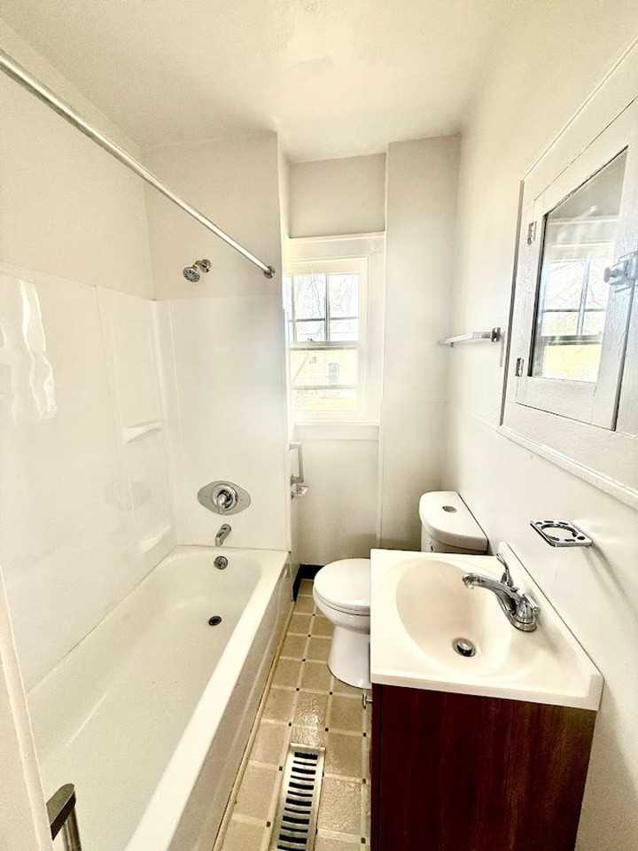 1033 Welton Ave - Photo 6 of 10