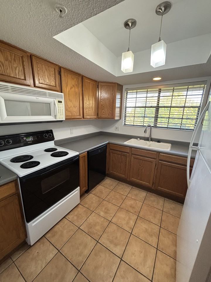 5950 North 78th Street #239 - Photo 5 of 15