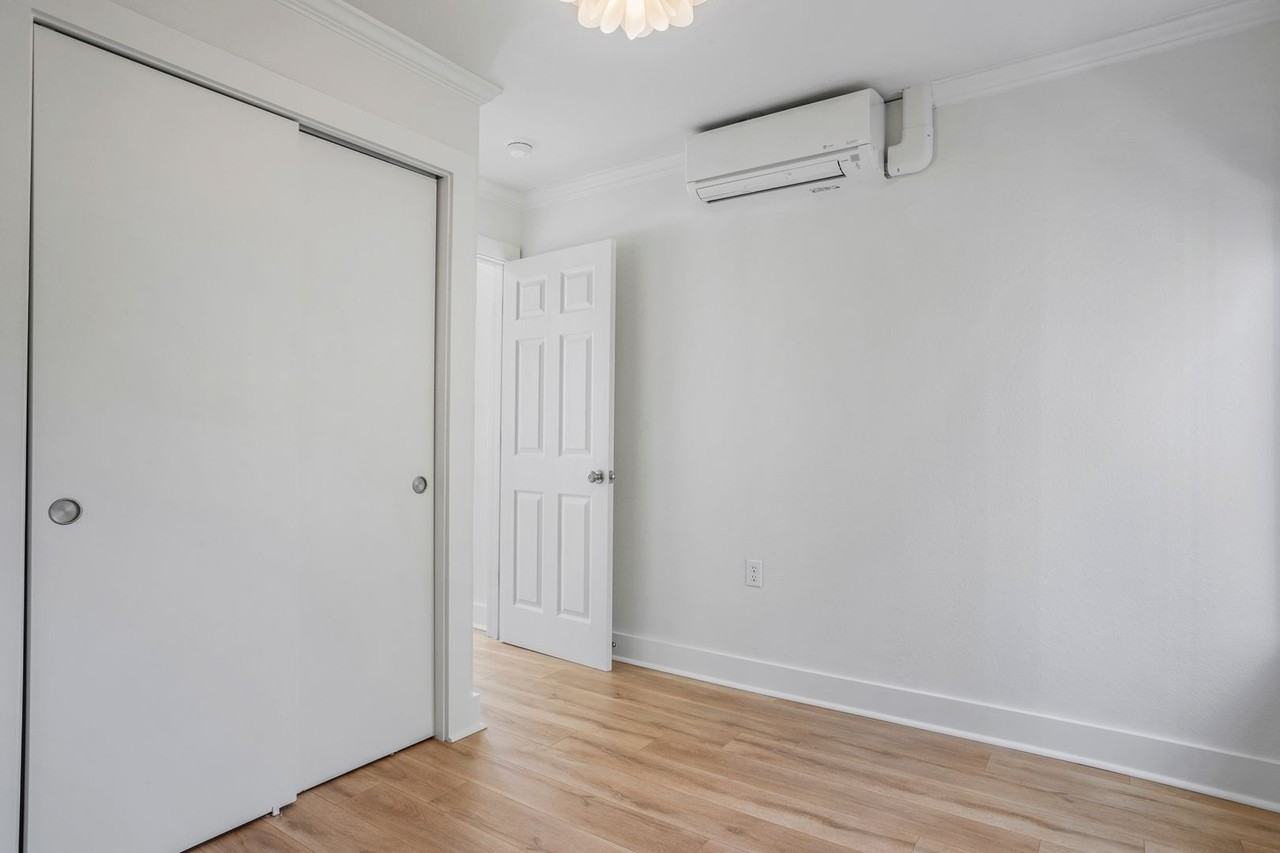 Charming 1 & 2 Bedroom Cottages for Rent on Delmas Ave – Pascagoula, MS - Photo 7 of 35