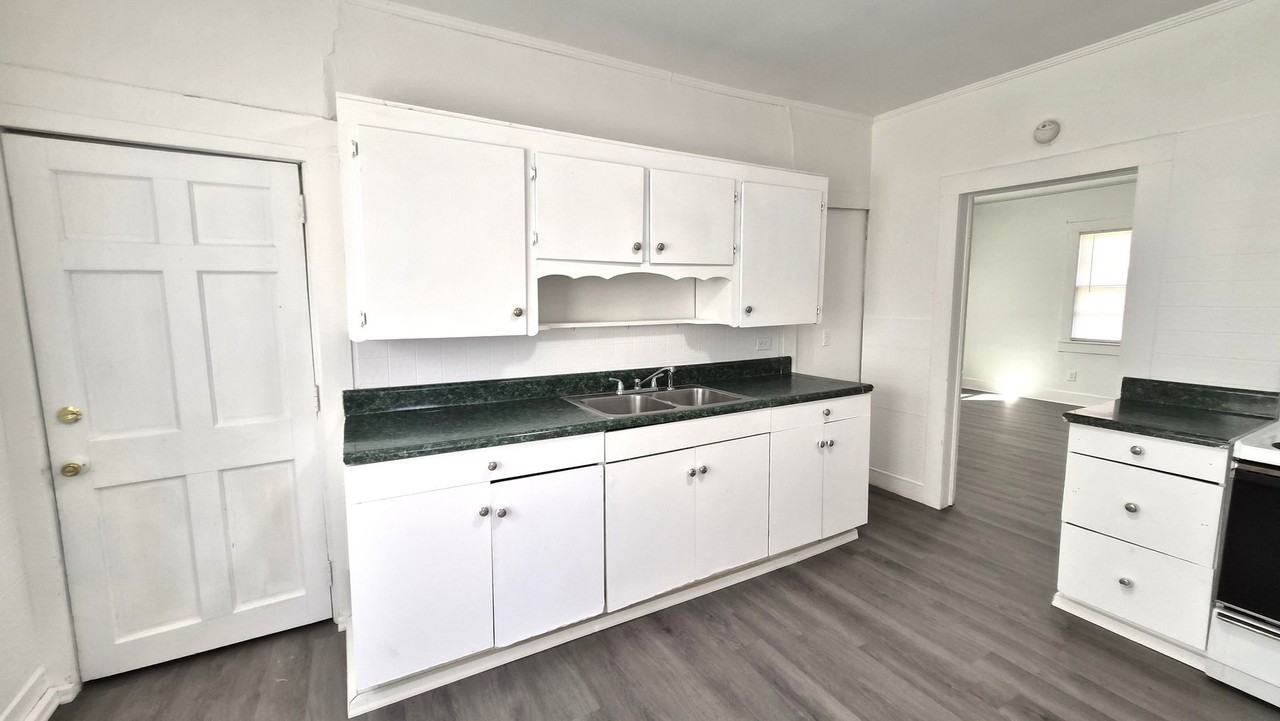 311 Masters Dr - Photo 3 of 9