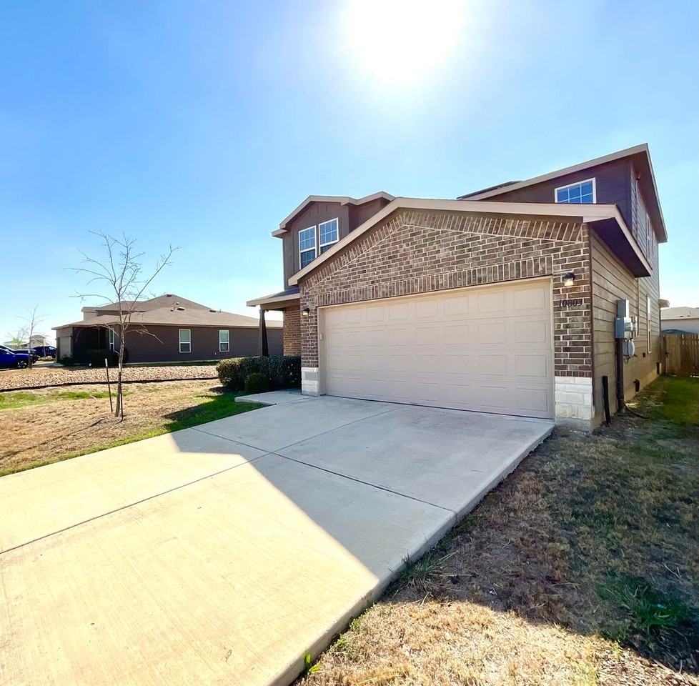 10803 Balmorhea - Photo 4 of 43
