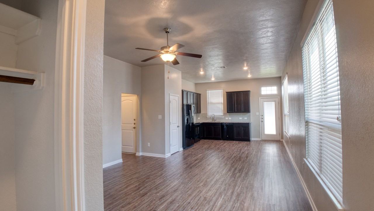 2009 Viva Rd - Photo 2 of 24