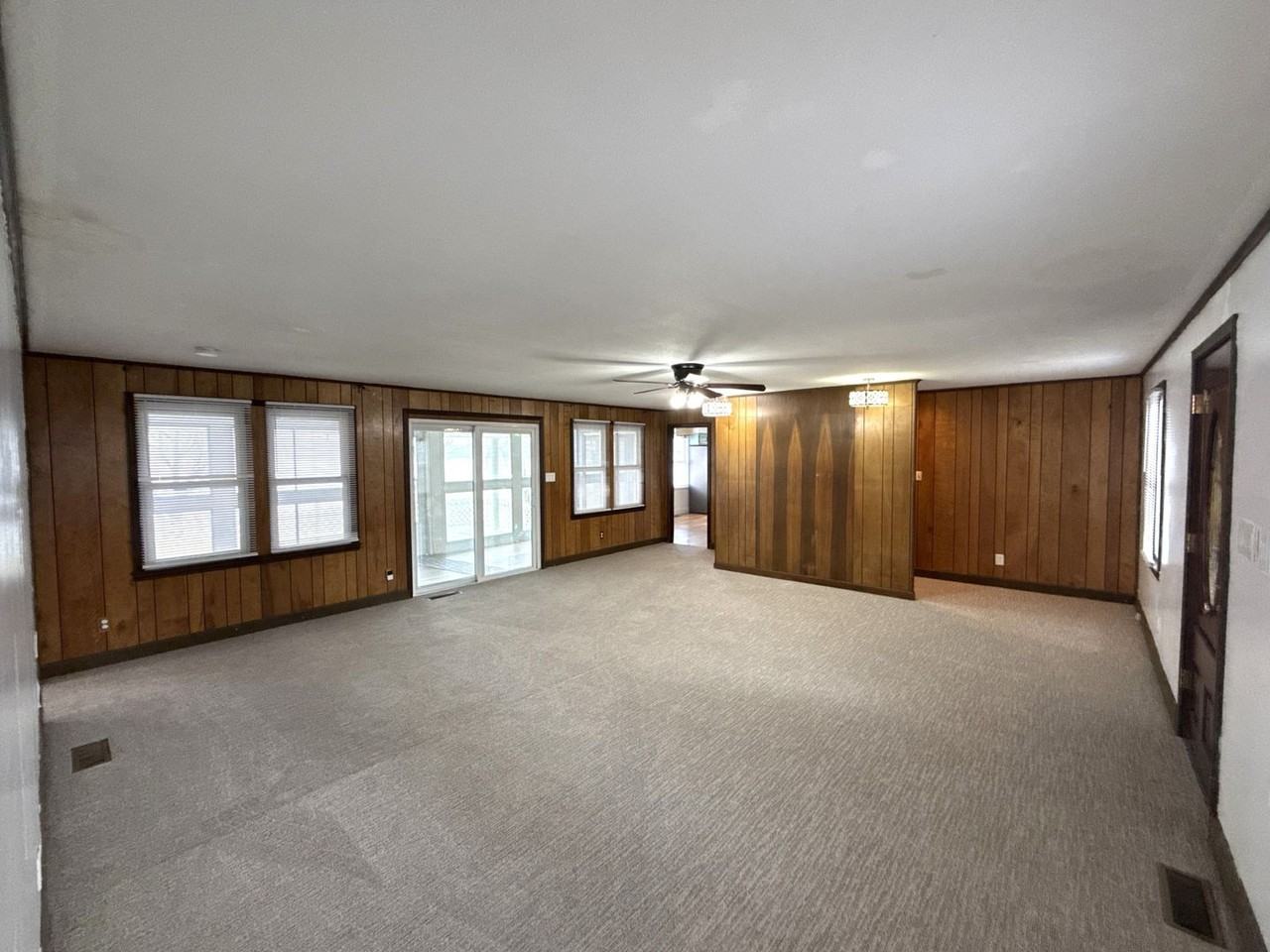3628 Brooks Ln - Photo 2 of 28