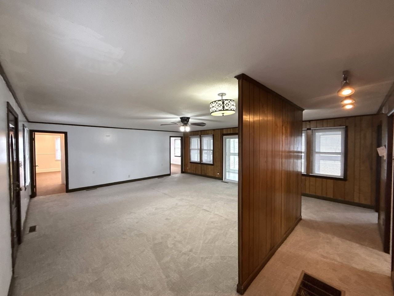 3628 Brooks Ln - Photo 3 of 28
