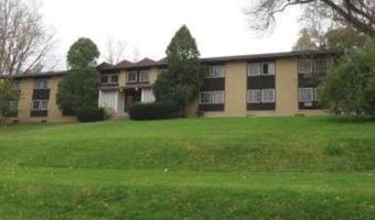 featured image of 619 College St