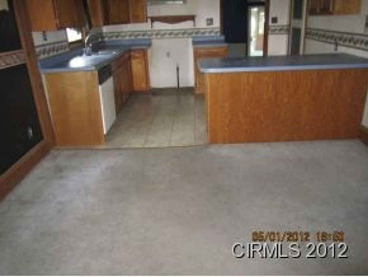 1833 S Market St - Photo 7 of 7