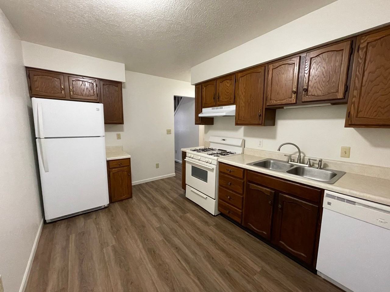 521 S Silverwood Ln #F - Photo 5 of 15