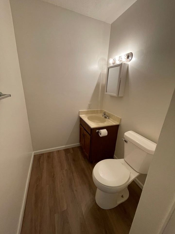 521 S Silverwood Ln #F - Photo 6 of 15