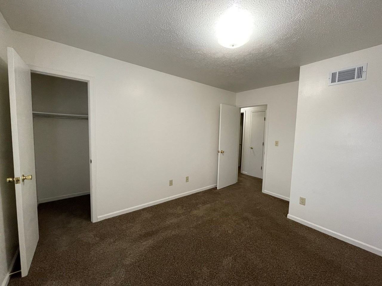 521 S Silverwood Ln #F - Photo 7 of 15