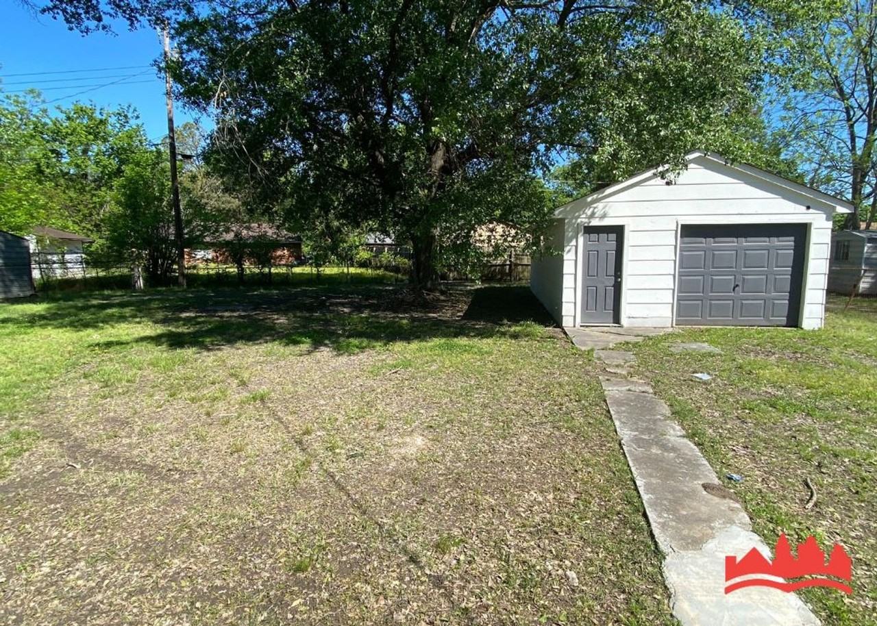 2412 Gathings Dr - Photo 5 of 18