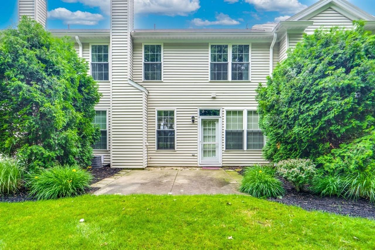 2708 Wyndgate Ct - Photo 4 of 38