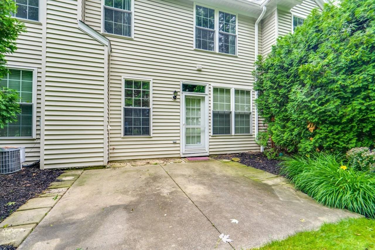 2708 Wyndgate Ct - Photo 5 of 38