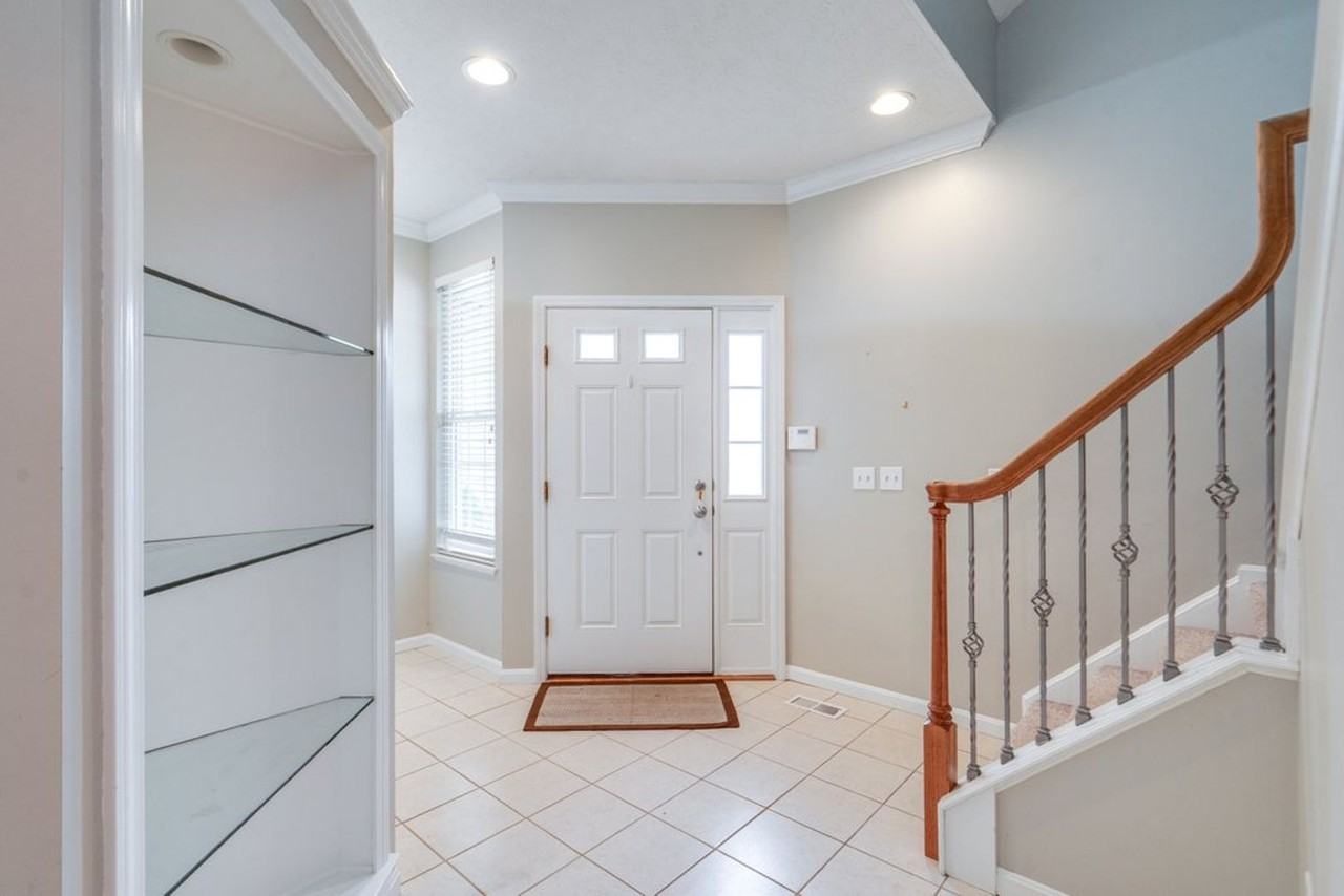 2708 Wyndgate Ct - Photo 6 of 38