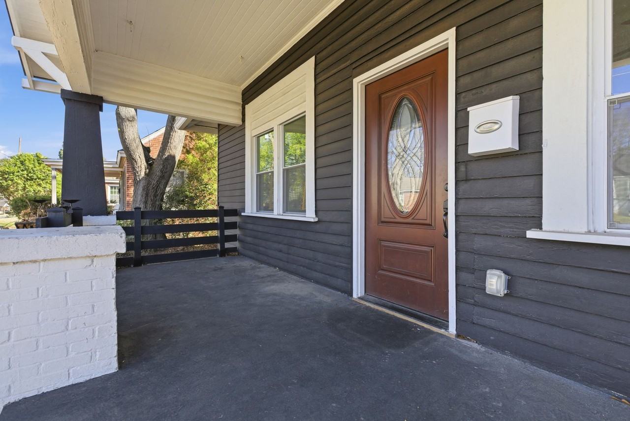 2428 10th St - Photo 2 of 18