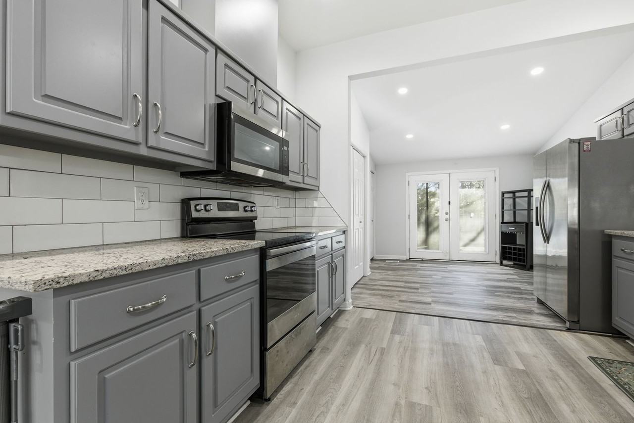 2428 10th St - Photo 7 of 18