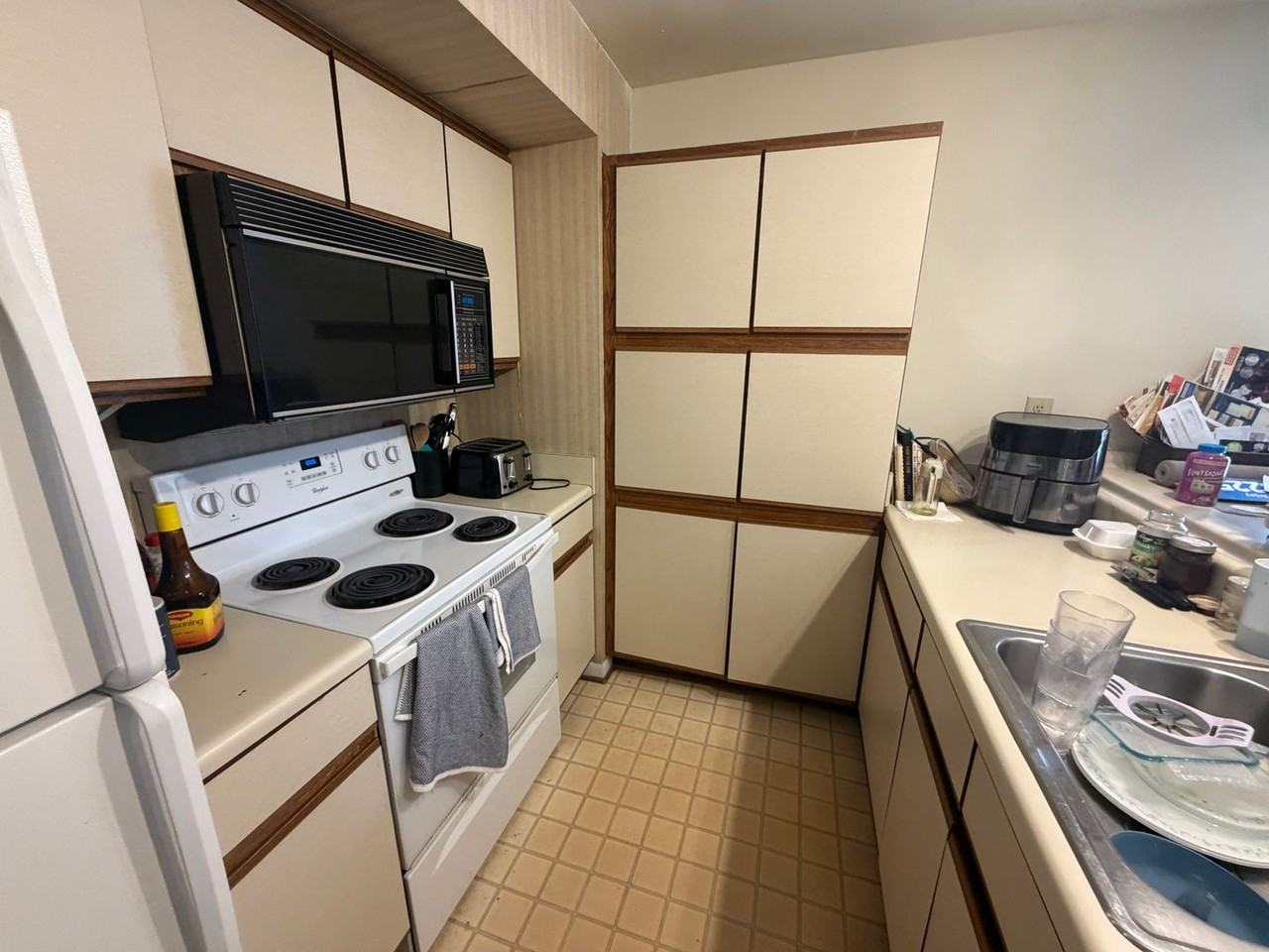 840 Newport Ter - Photo 4 of 12