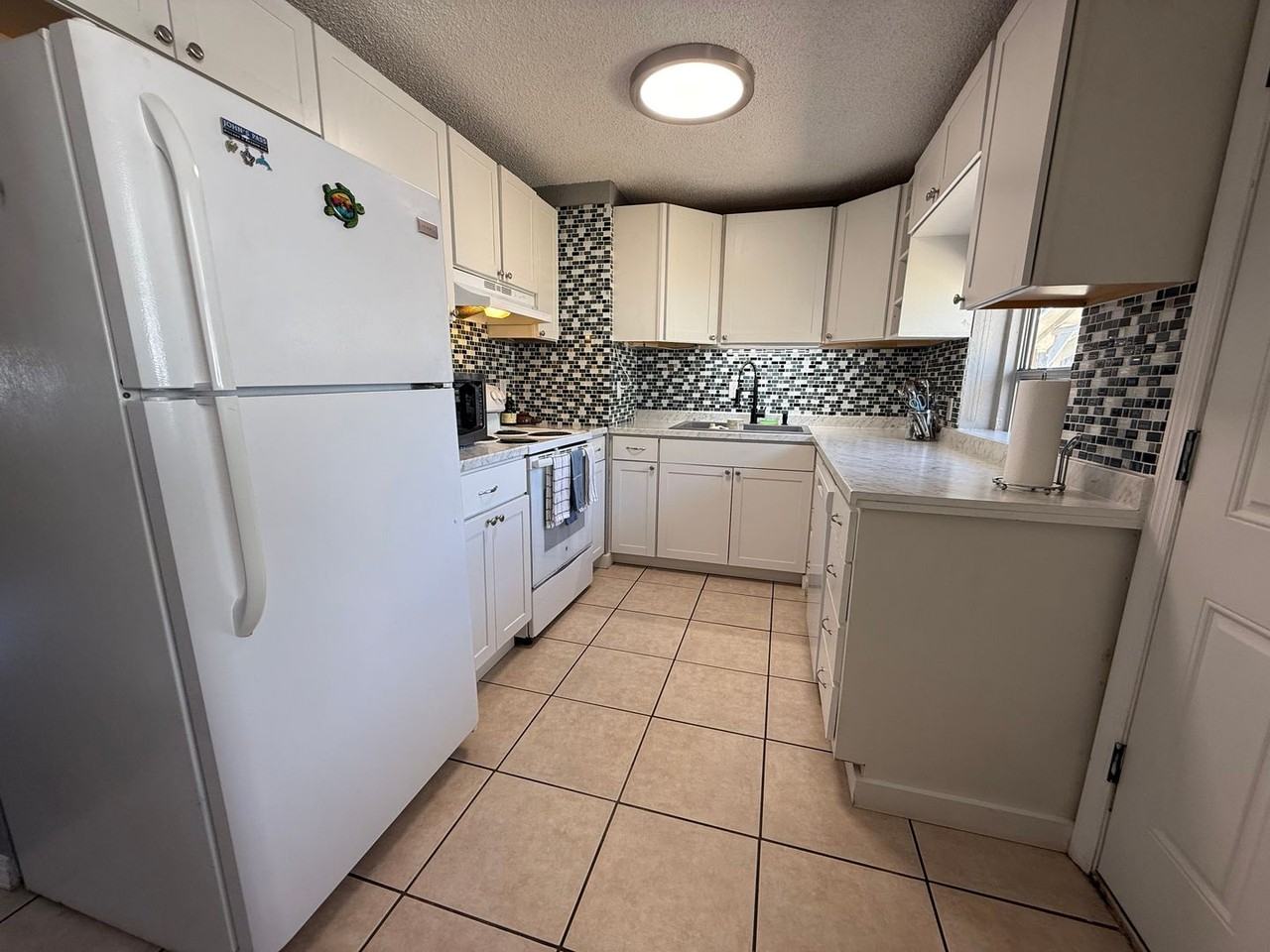 1114 Berkshire Rd - Photo 7 of 20