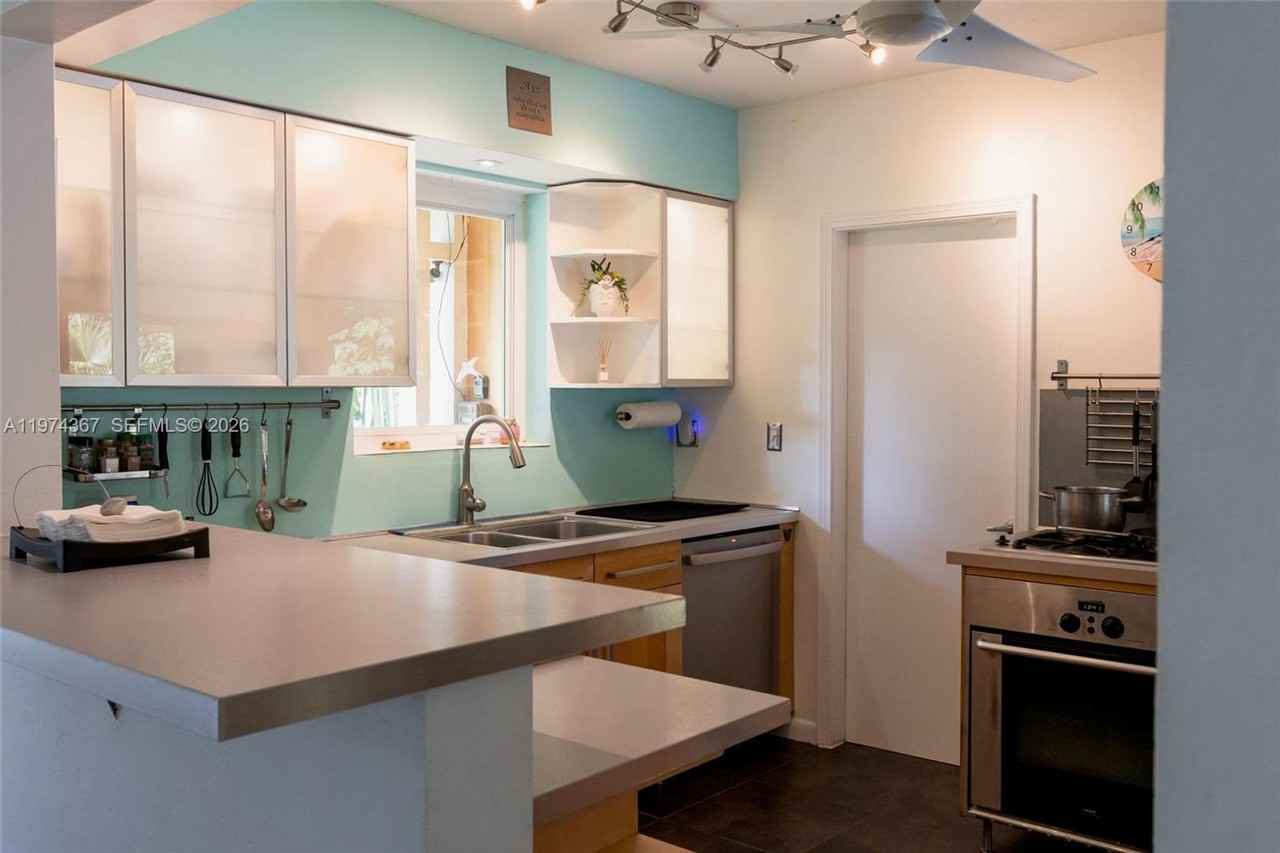 750 Ne 120th St - Photo 2 of 19