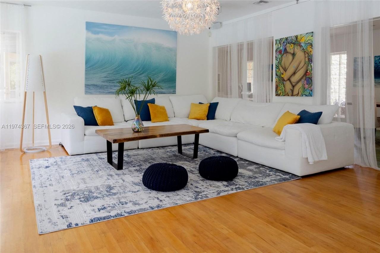 750 Ne 120th St - Photo 5 of 19