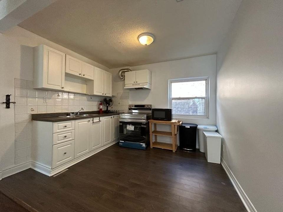 1908 Davenport Road #2 - Photo 5 of 12