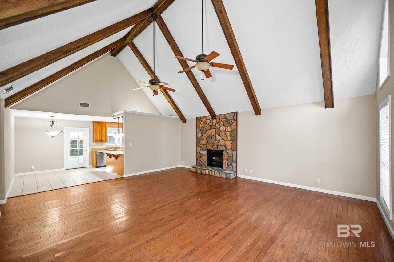 111 Montclair Loop - Photo 3 of 25