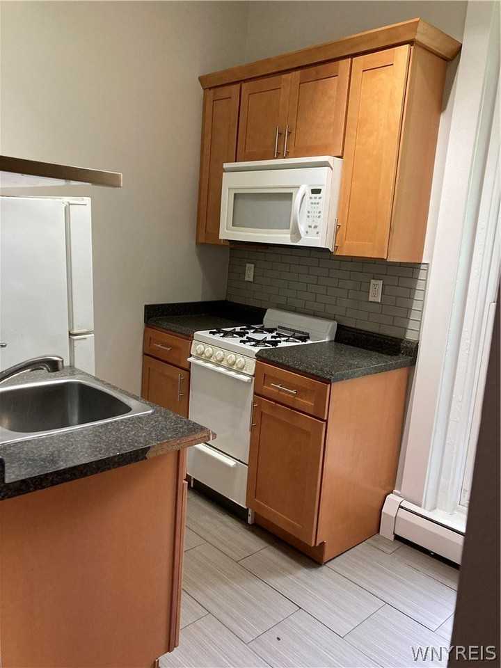 77 Johnson Park Unit 2 - Photo 7 of 10