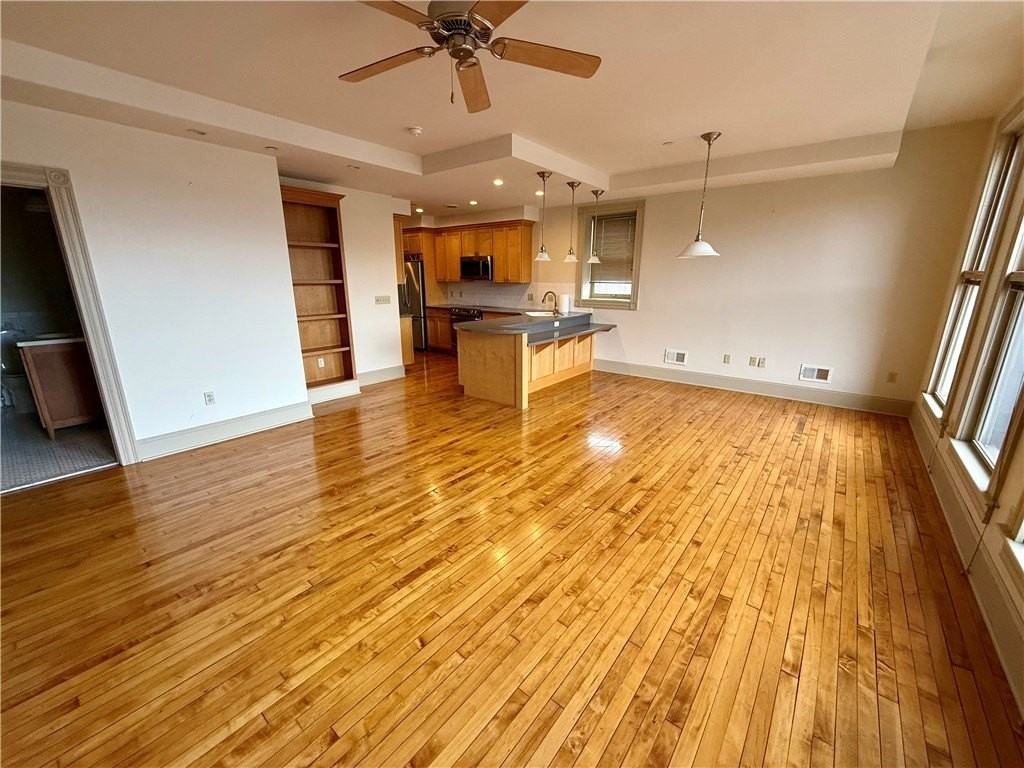 72 E Market St Apt 401 - Photo 6 of 17