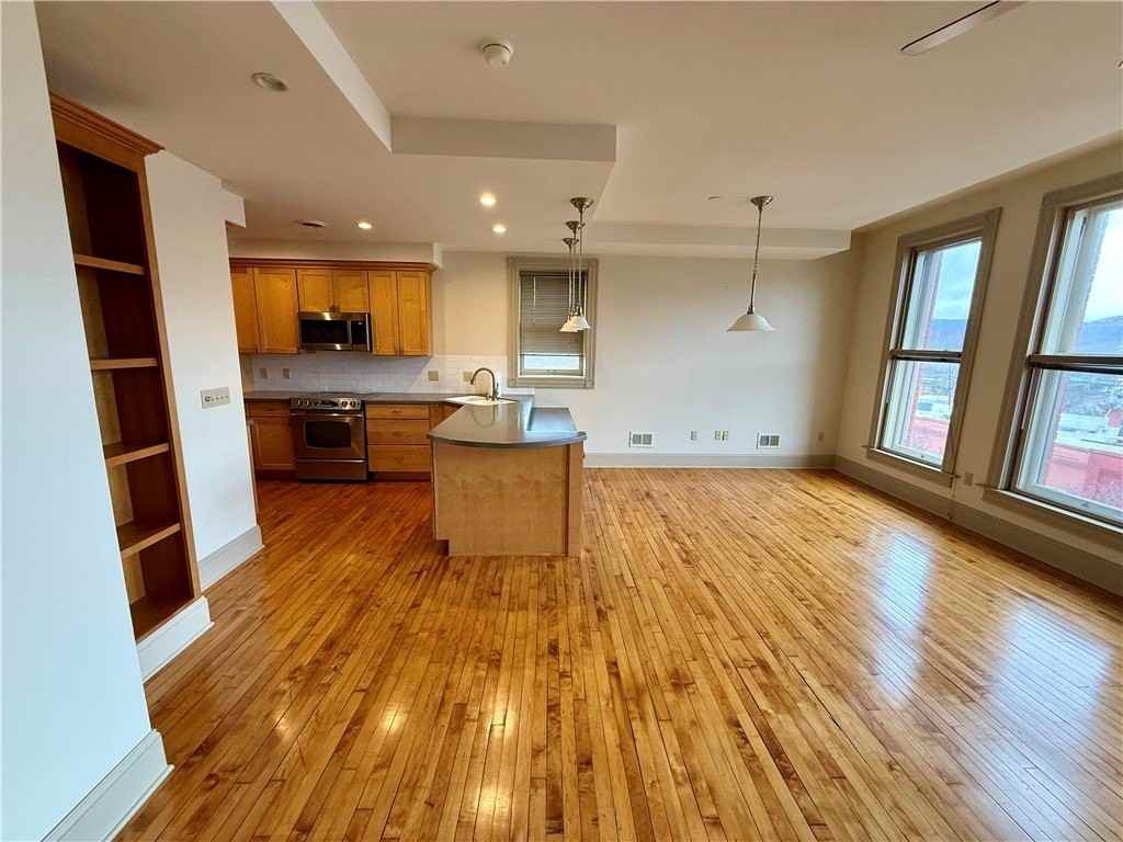 72 E Market St Apt 401 - Photo 7 of 17