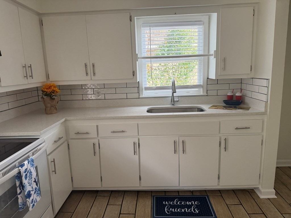 2715 Beech St - Photo 2 of 10