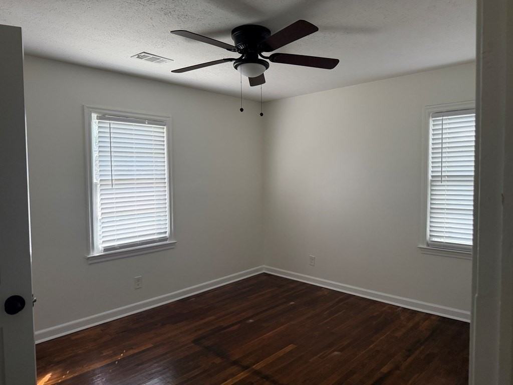 2715 Beech St - Photo 7 of 10