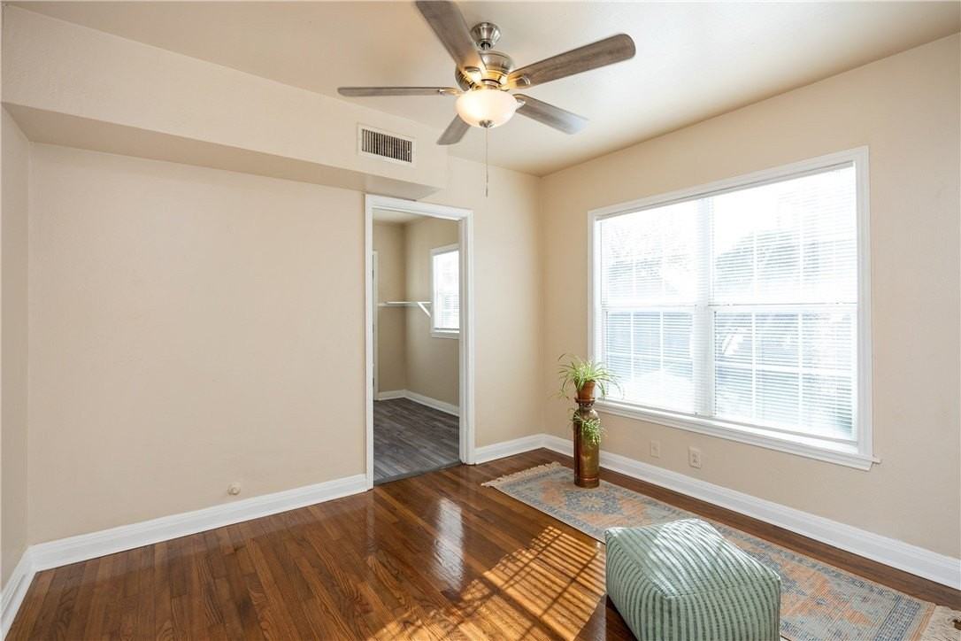 467 Texas Ave - Photo 7 of 28