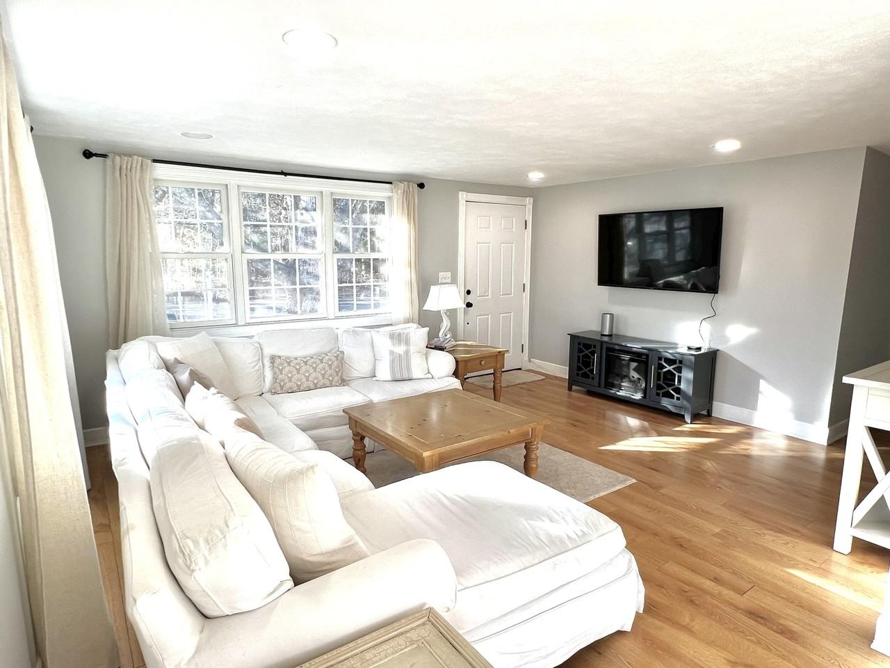 495 Sandwich Rd - Photo 3 of 10