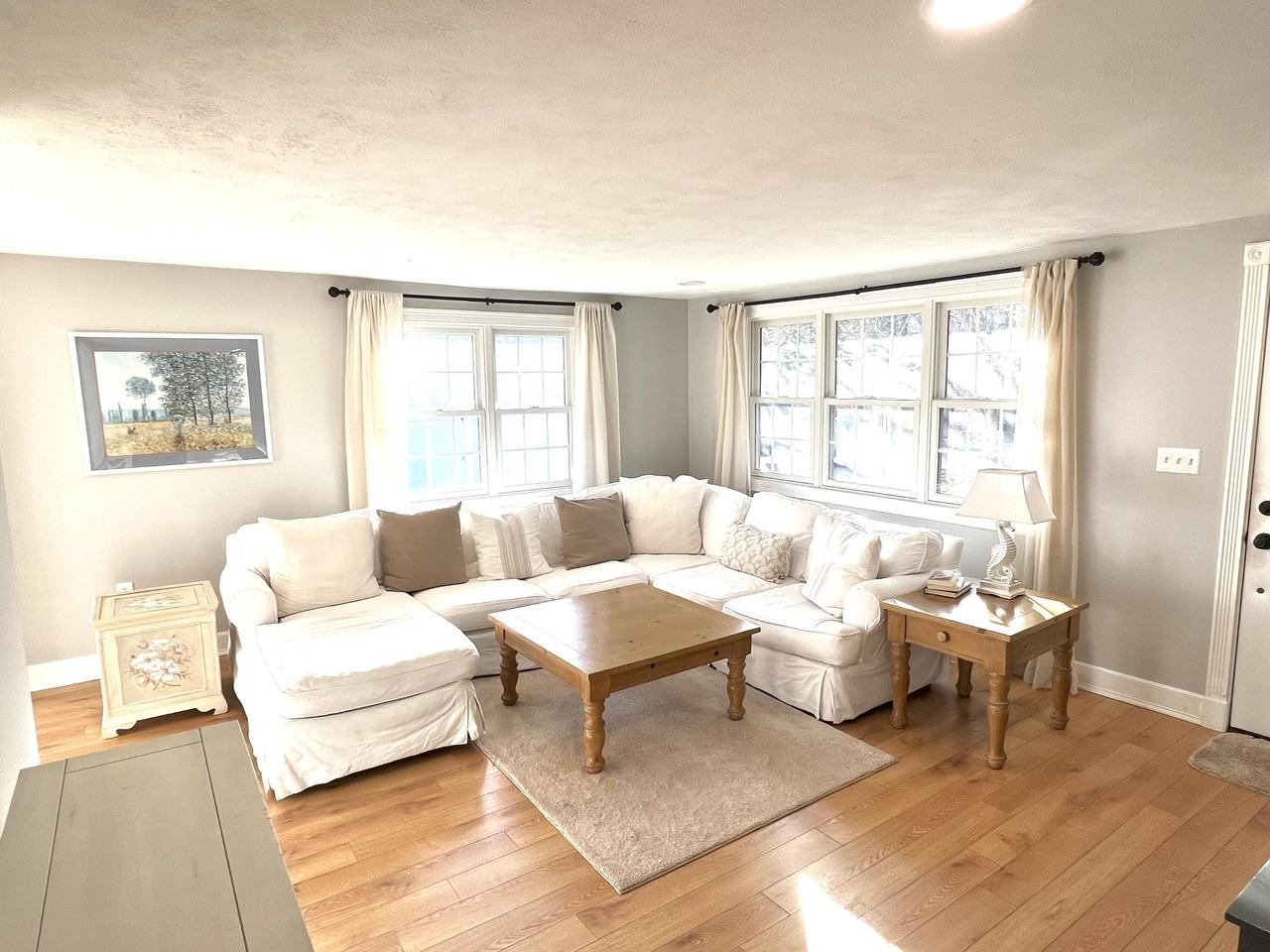 495 Sandwich Rd - Photo 4 of 10