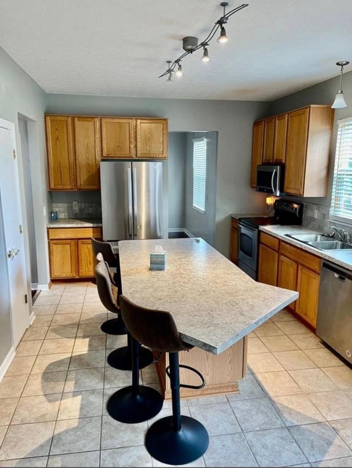 7133 Winterbek Ave - Photo 4 of 8