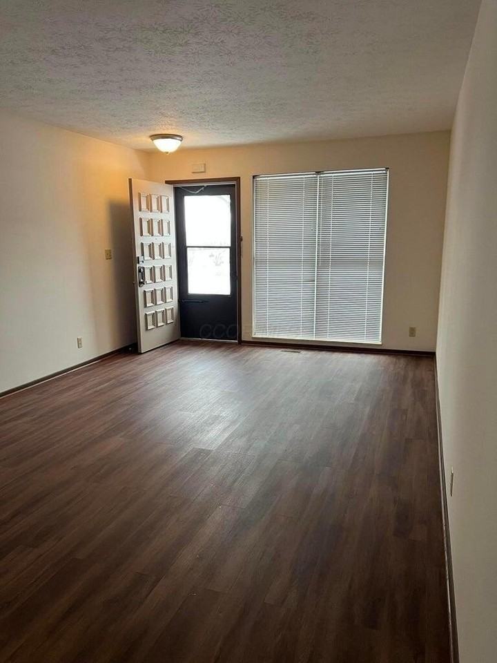 217 Lees Pl - Photo 2 of 10