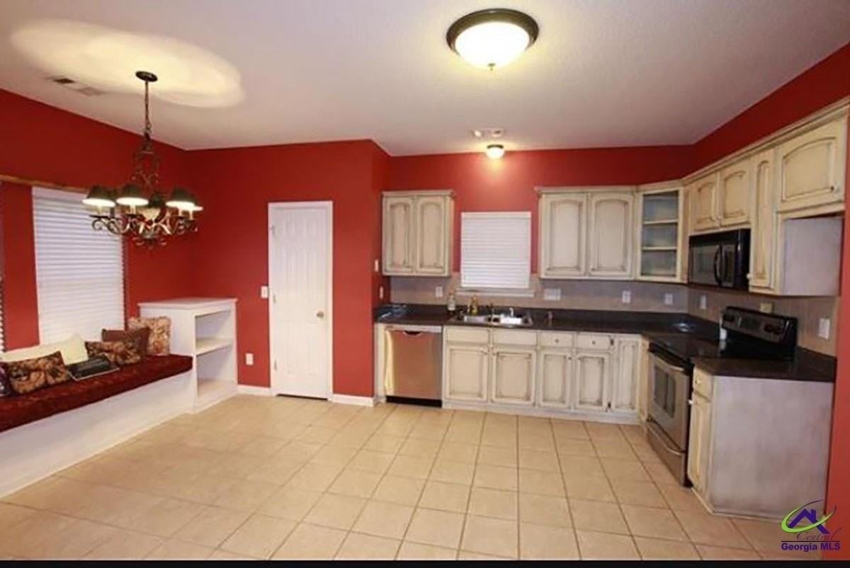 104 Village Walk - Photo 7 of 20