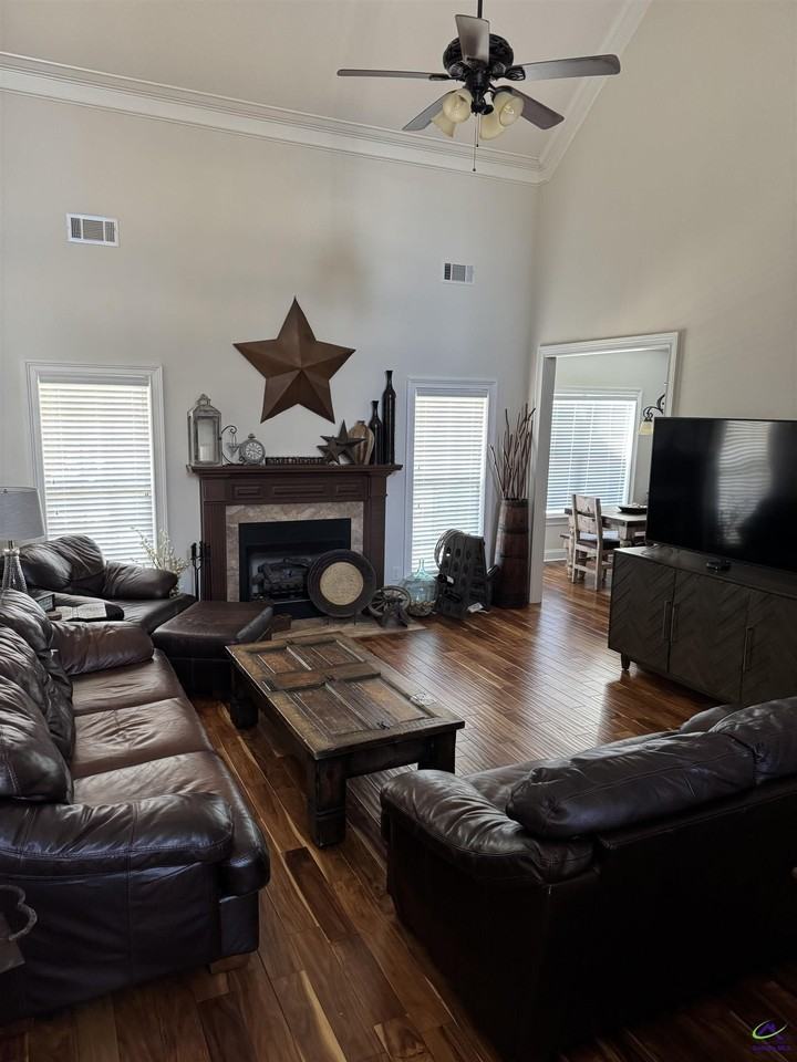 305 Taylor Elaine Dr - Photo 4 of 31