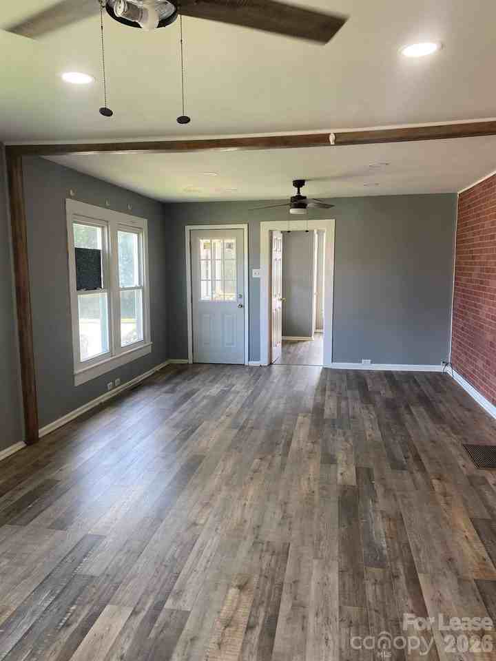 106 S Chapel St - Photo 6 of 21