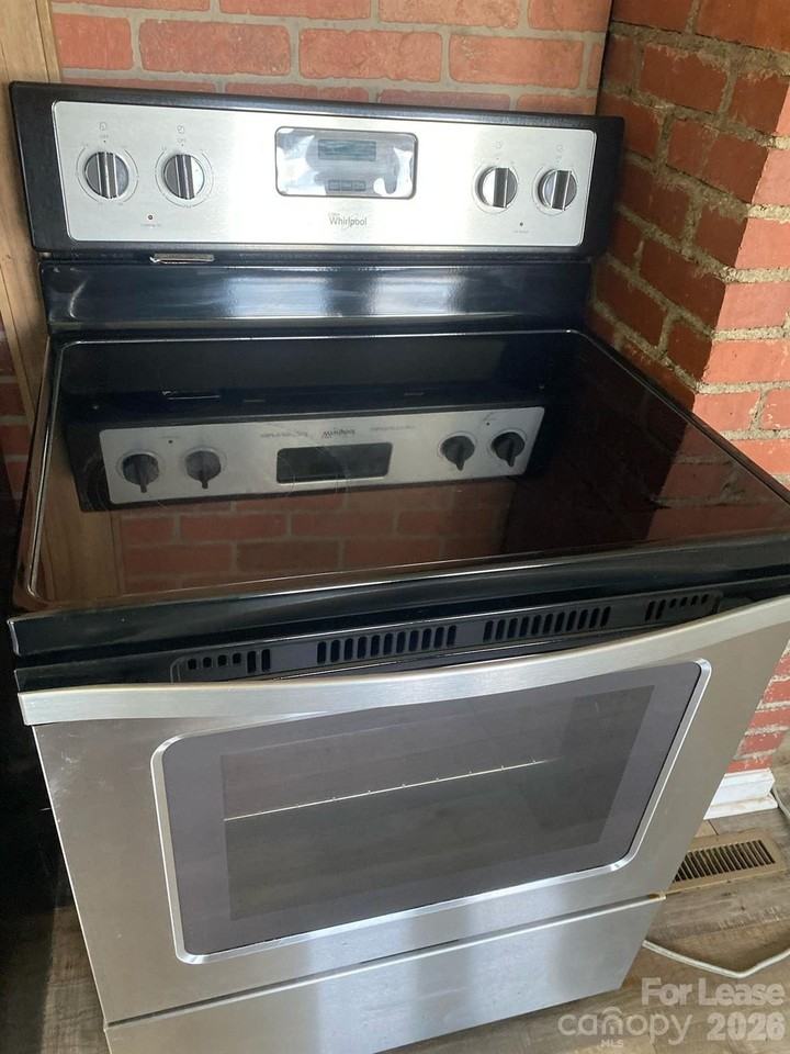 106 S Chapel St - Photo 6 of 26