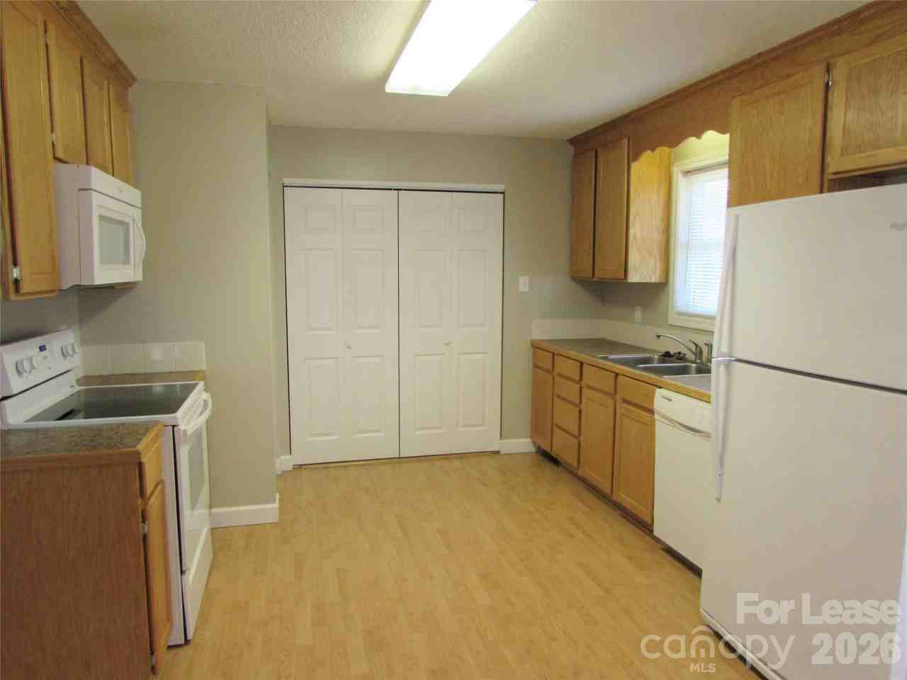 371 West Ave - Photo 5 of 14