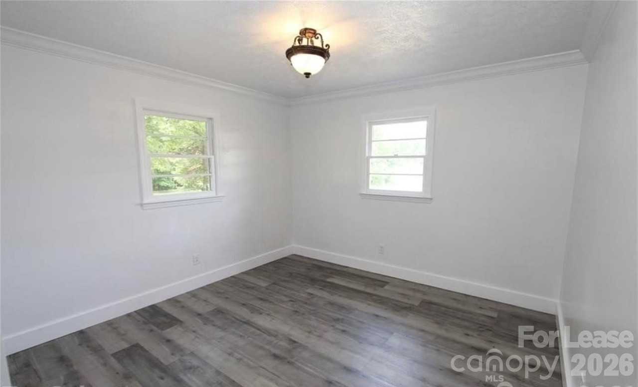 67 Whispering Pines Rd - Photo 5 of 16