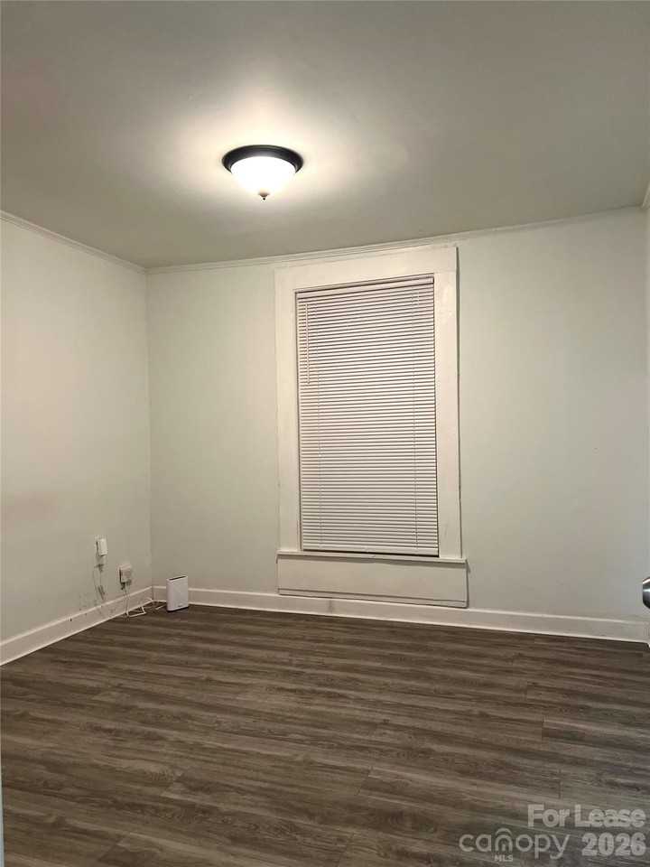 1603 Pennsylvania Ave - Photo 6 of 9