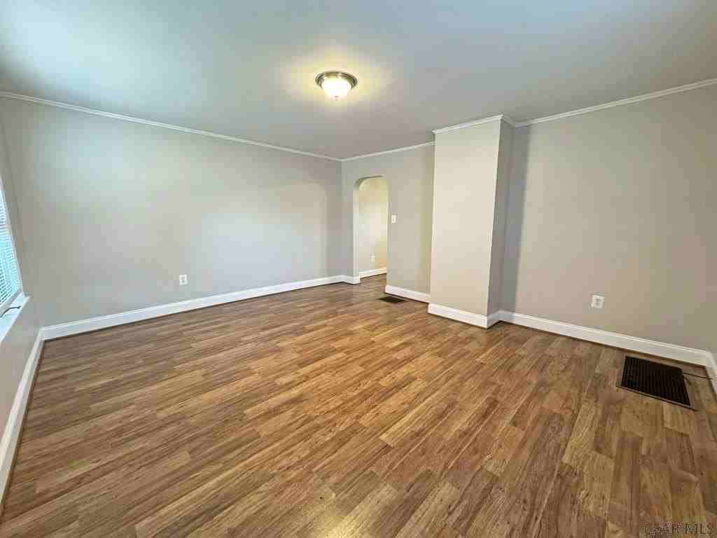 610 Graham Ave - Photo 2 of 20