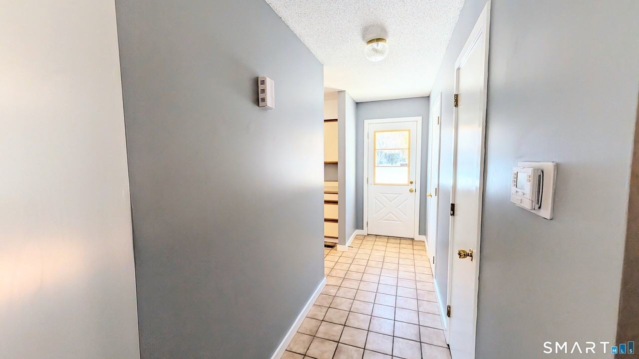 69 69 Northwest Drive unit: Apt 45 #45 - Photo 6 of 22