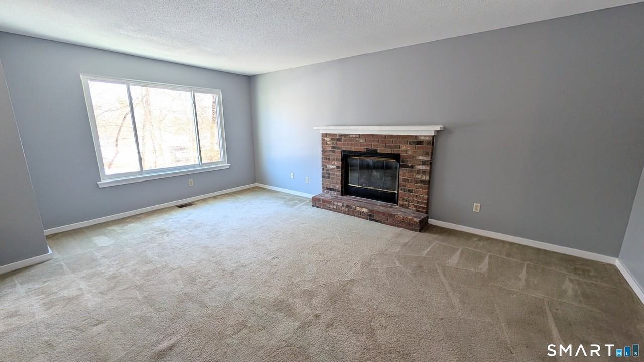 69 69 Northwest Drive unit: Apt 45 #45 - Photo 7 of 22