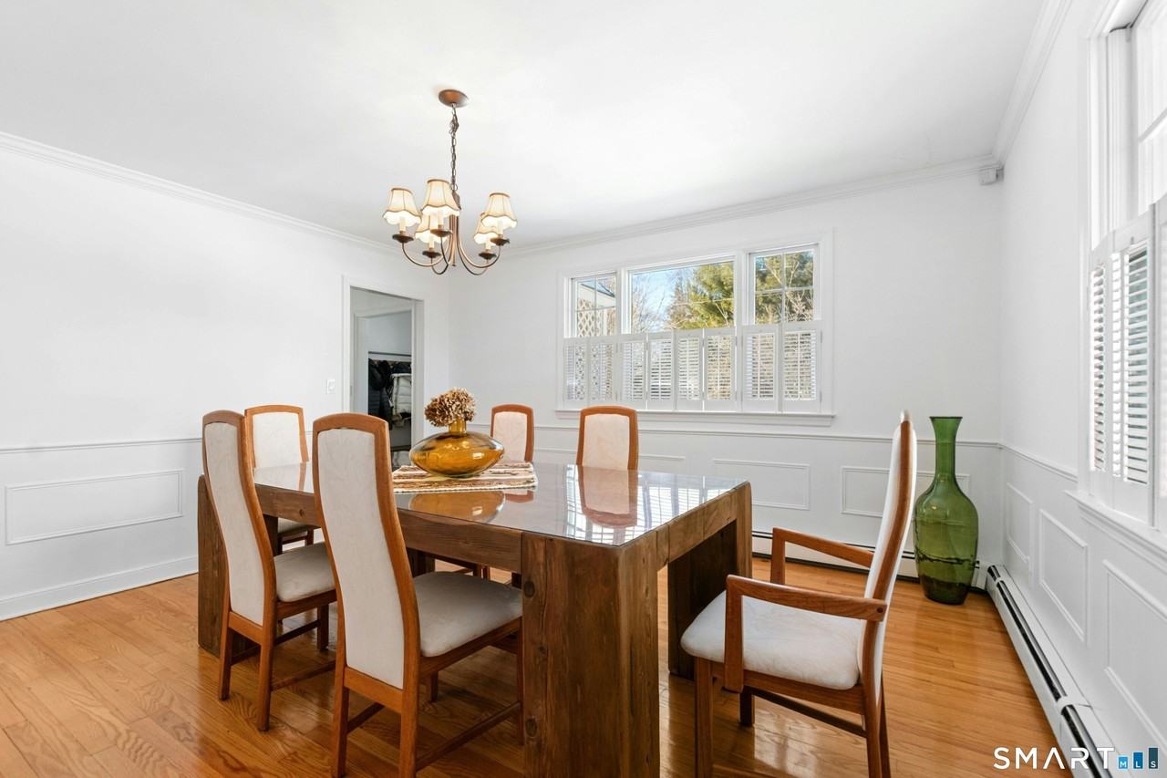 201 Judd St - Photo 6 of 32