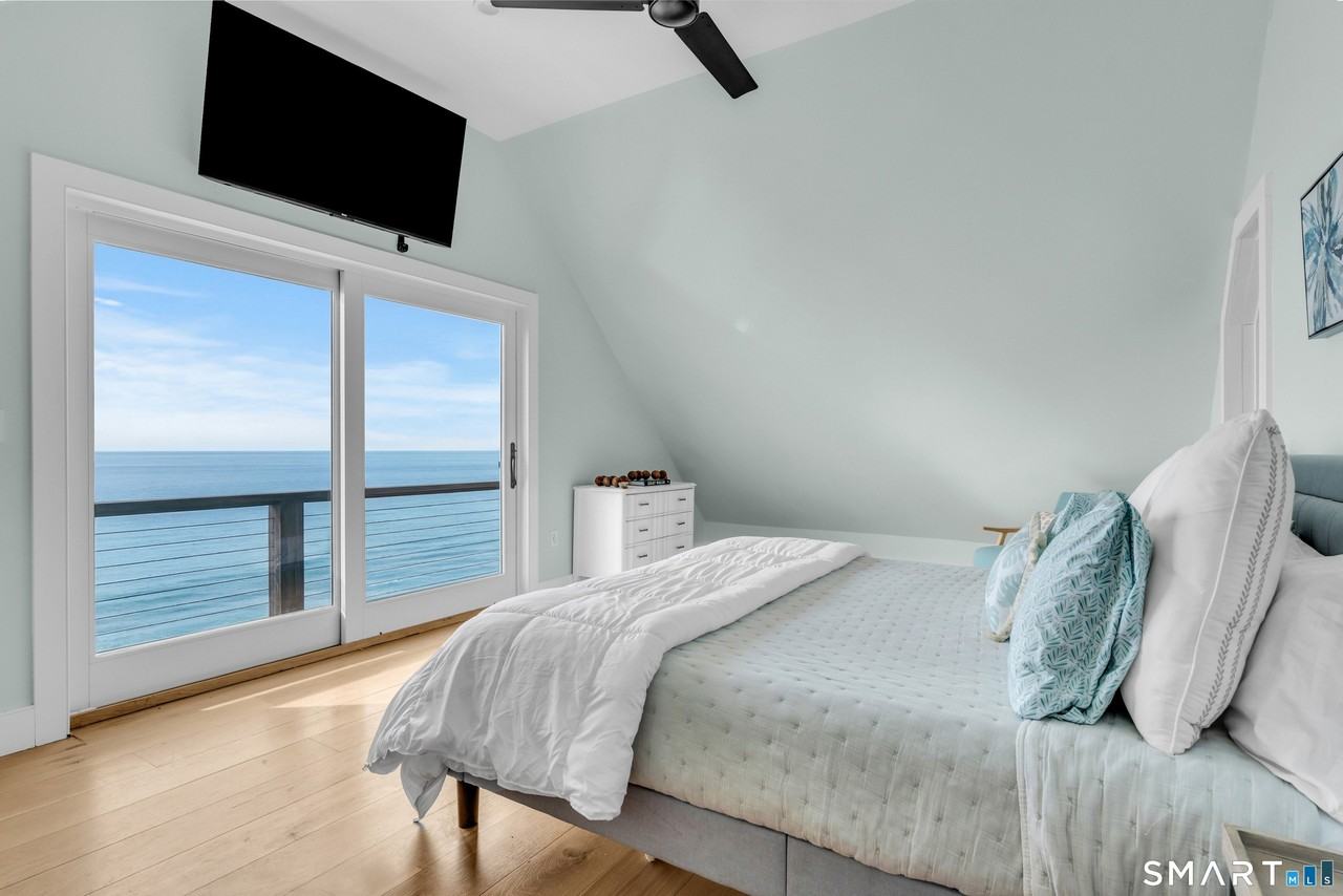 49 Circle Beach Rd - Photo 6 of 20