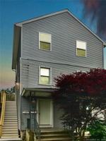 featured image of 15 Crofut Pl Unit 1