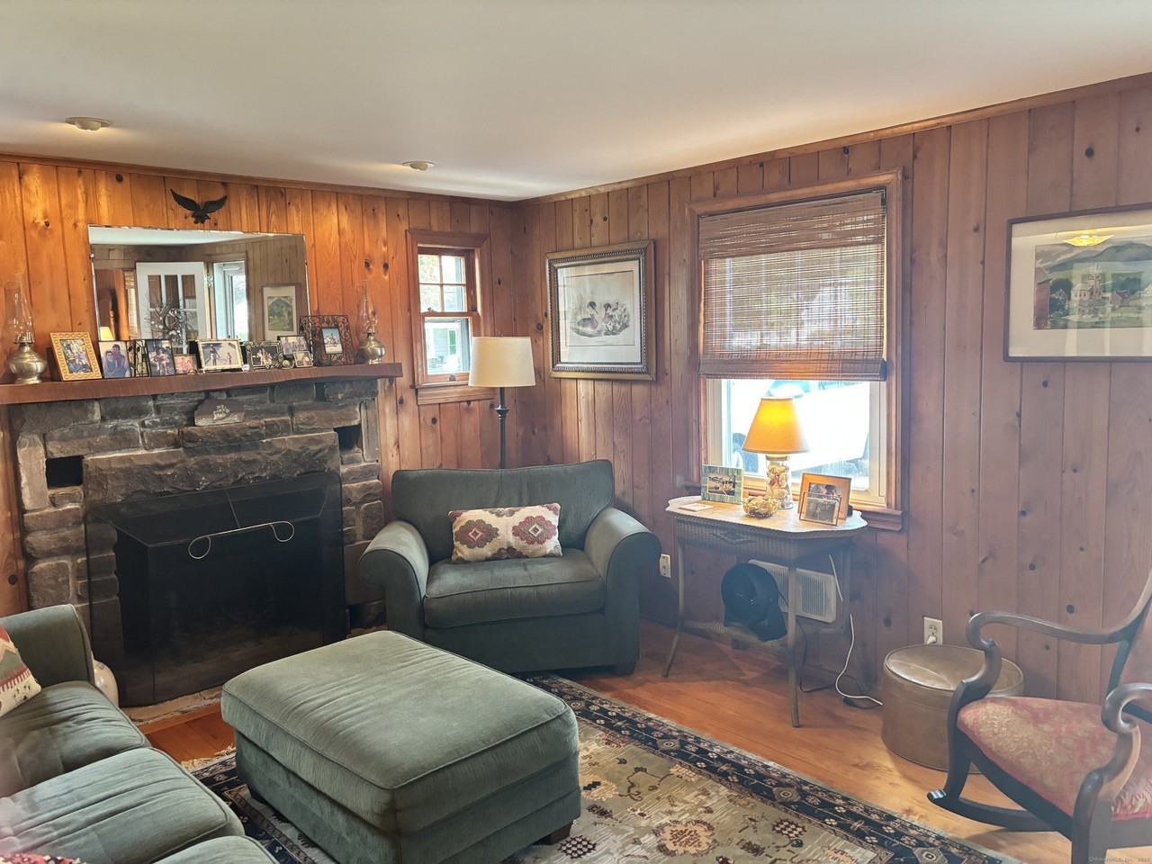 42 Sea Breeze Ave - Photo 3 of 13