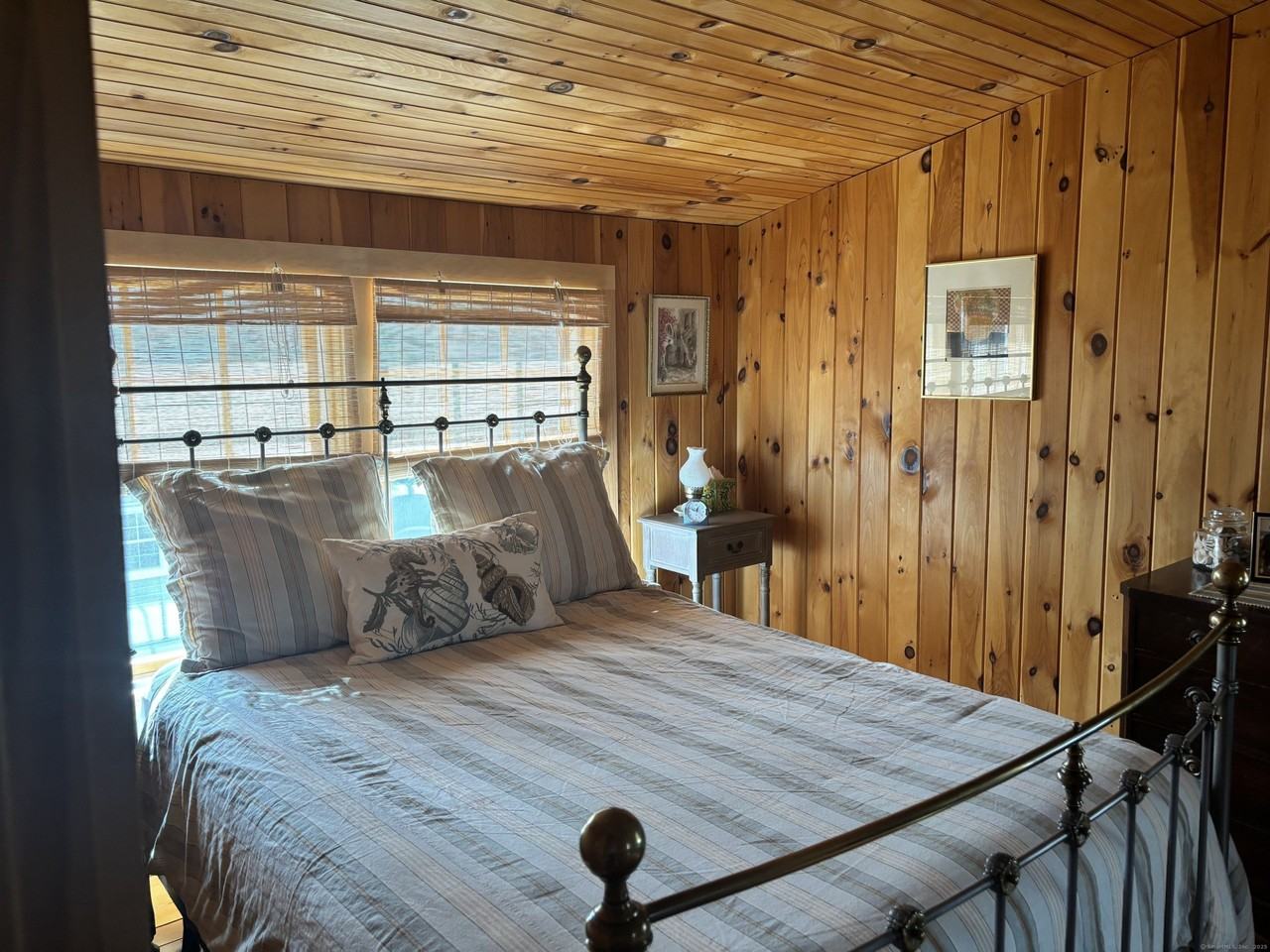 42 Sea Breeze Ave - Photo 6 of 13